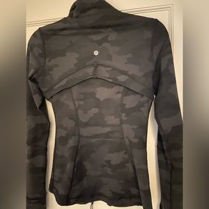 Define Luon Lululemon Zip-Up Jacket, like NEW size 4